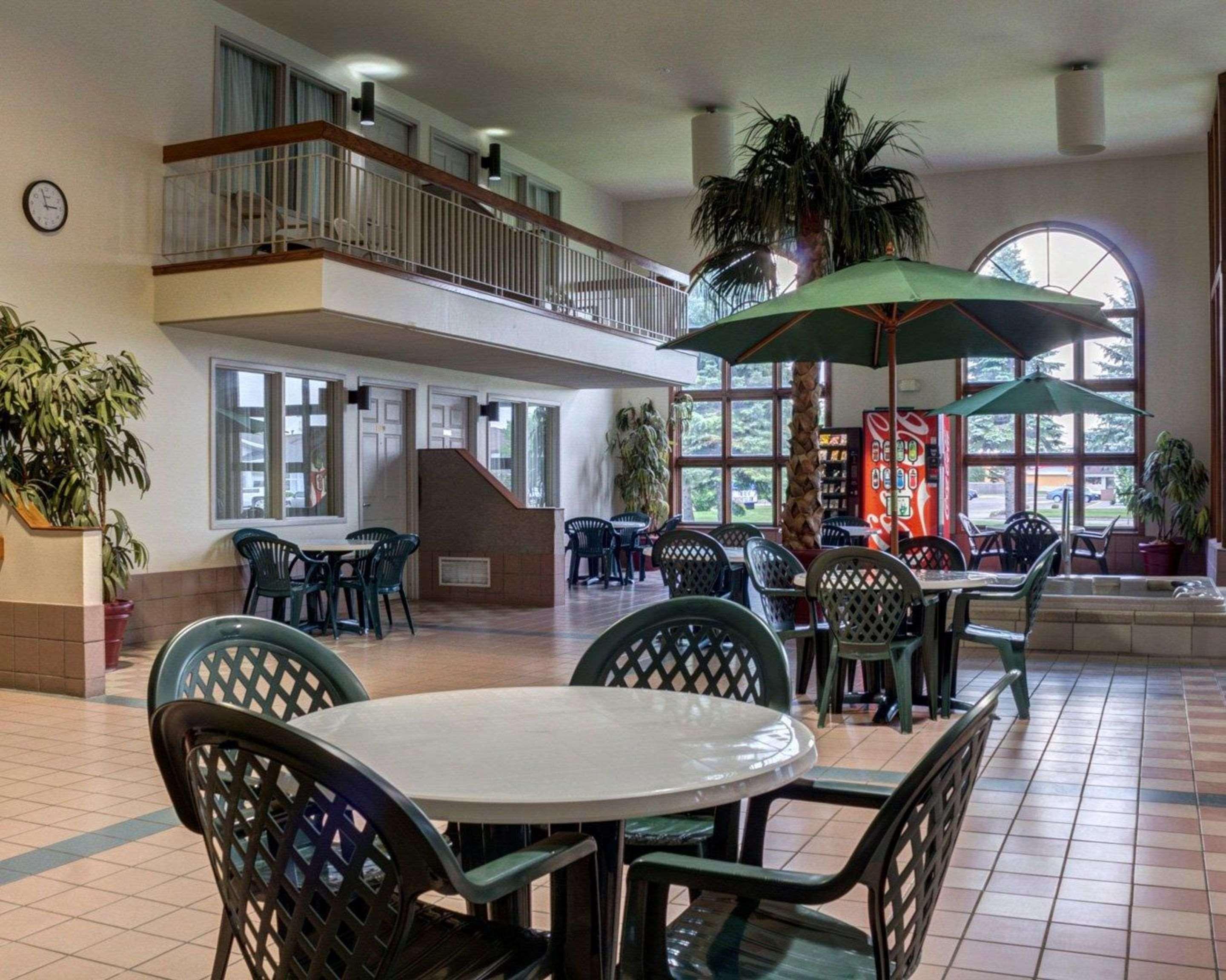 Rodeway Inn Columbia Mall Loop Grand Forks Exteriér fotografie
