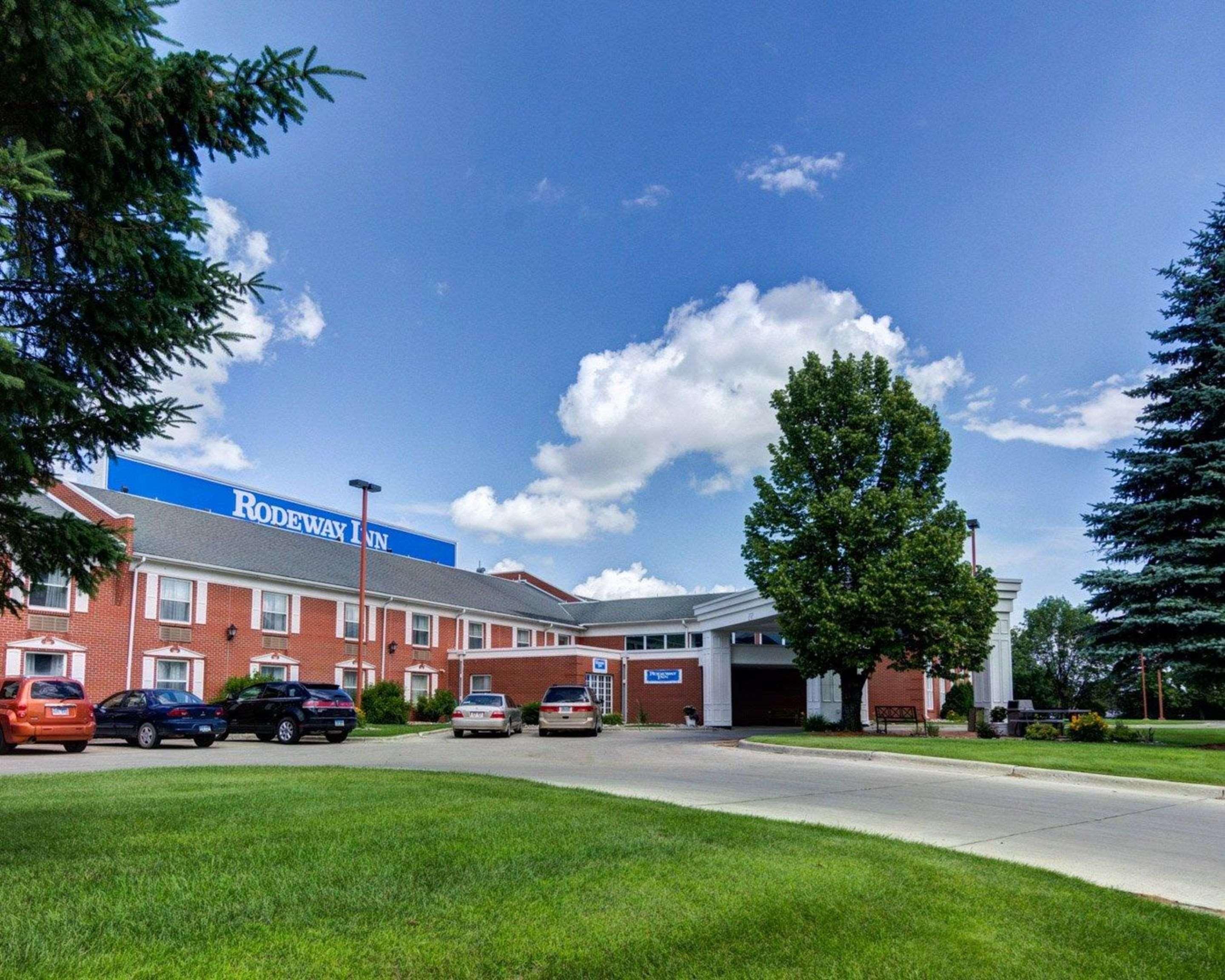 Rodeway Inn Columbia Mall Loop Grand Forks Exteriér fotografie